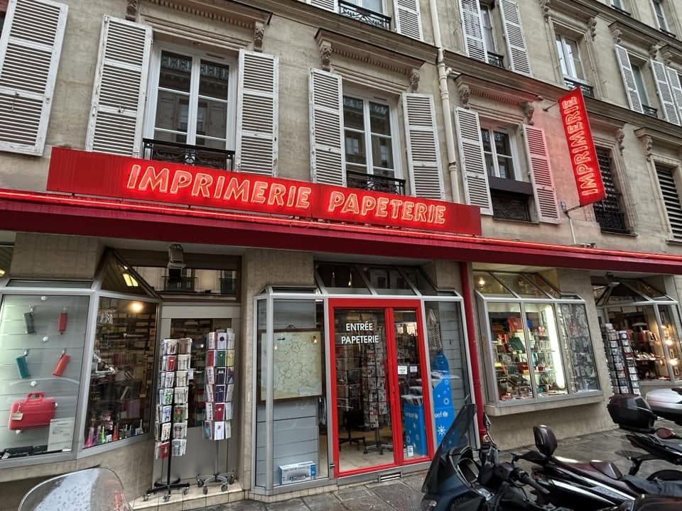 Imprimerie, Lettres boîtier · Enseigne drapeau, Paris 7e