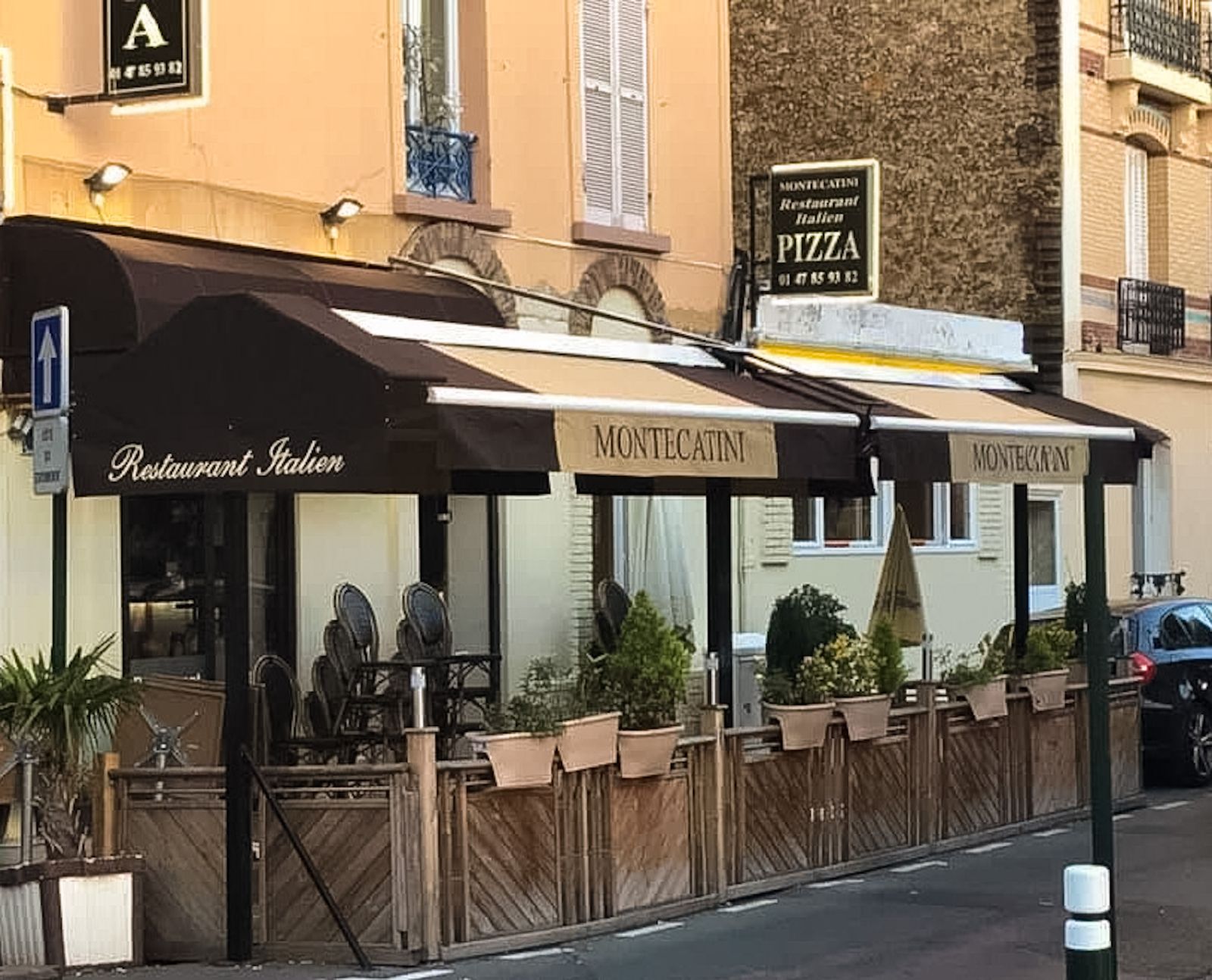 Restaurant, Store banne · Enseigne drapeau, Paris 9e
